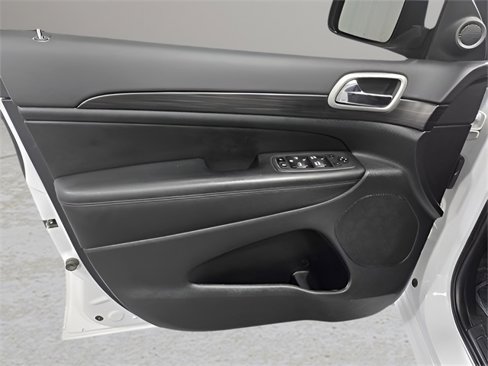 Used 2022 Jeep Grand Cherokee Laredo X image 24
