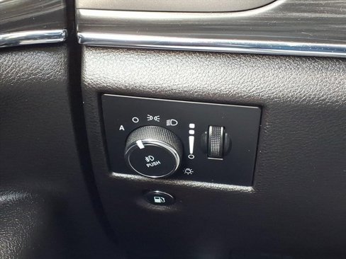 Used 2019 Jeep Grand Cherokee Limited image 28