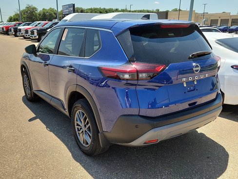 Used 2023 Nissan Rogue S image 3