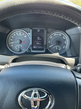 Used 2017 Toyota Tacoma TRD Sport image 26