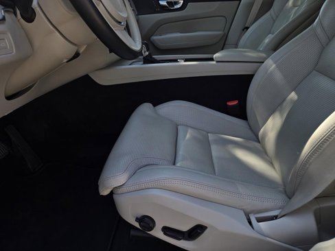 Used 2021 Volvo XC60 T6 Inscription w/ Protection Package Premier image 21