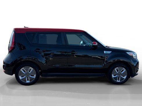 Used 2017 Kia Soul EV + image 6