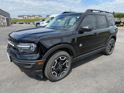 Used 2023 Ford Bronco Sport Outer Banks w/ Tech Package image 1