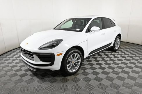 Certified 2025 Porsche Macan image 1