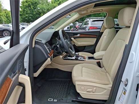 Certified 2022 Audi Q5 2.0T Premium Plus w/ Premium Plus Package image 14
