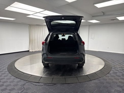 Used 2019 Toyota RAV4 LE image 5
