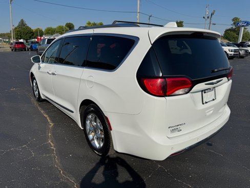 Used 2017 Chrysler Pacifica Limited image 7