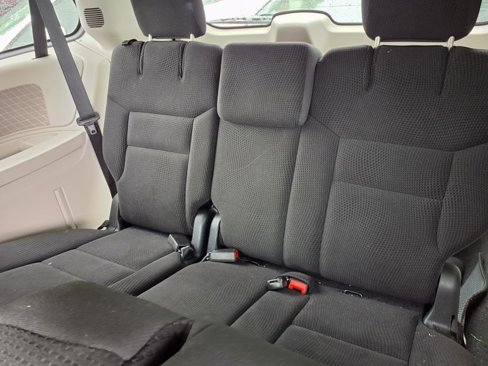 Used 2018 Dodge Grand Caravan SE w/ UConnect Hands-Free Group image 6