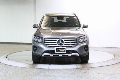 Used 2025 Mercedes-Benz GLB 250 4MATIC image 11