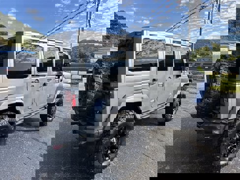 Used 2017 Jeep Wrangler Unlimited Rubicon image 4