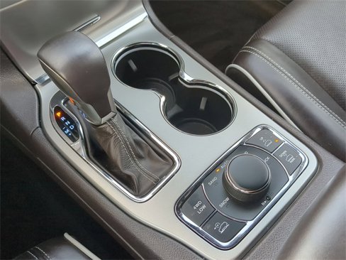 Used 2018 Jeep Grand Cherokee Overland image 28