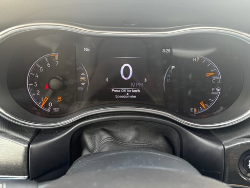 Used 2018 Jeep Grand Cherokee Limited image 24