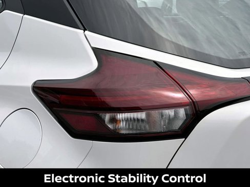 Certified 2023 Nissan Kicks SV image 13