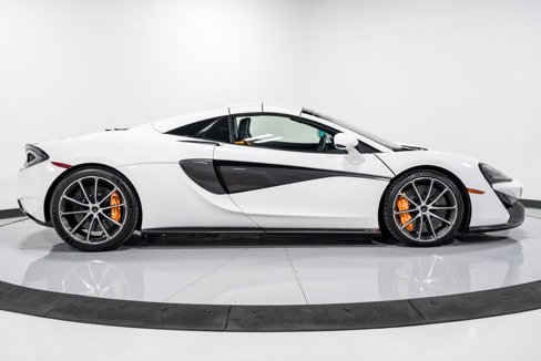 Used 2020 McLaren 570S Spider image 35
