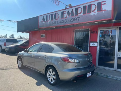Used 2010 MAZDA MAZDA3 i Touring image 4