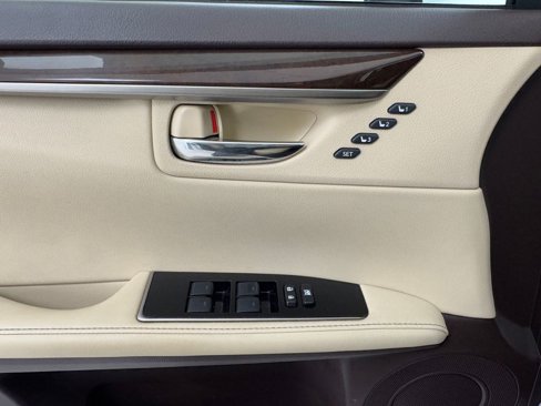 Used 2018 Lexus ES 350 w/ Navigation System Package image 26