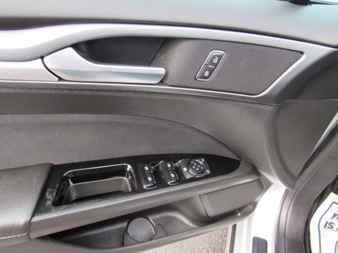 Used 2014 Ford Fusion SE image 12