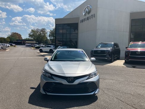 Used 2020 Toyota Camry LE image 3