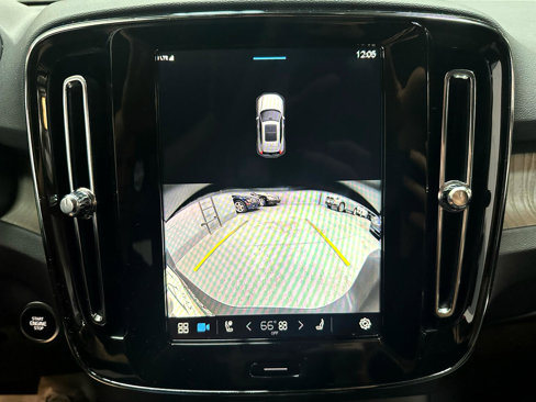 Used 2024 Volvo XC40 B5 Core w/ Climate Package image 20