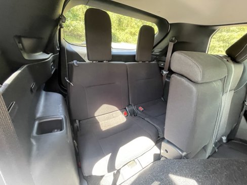 Used 2022 Mitsubishi Outlander ES image 16