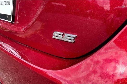 Used 2018 Toyota Camry SE w/ Convenience Package image 9