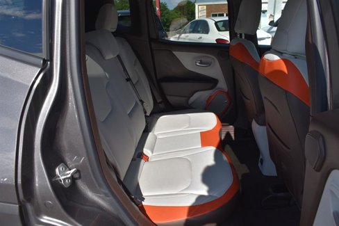 Used 2016 Jeep Renegade Limited image 23