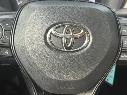 Used 2021 Toyota Corolla L image 14