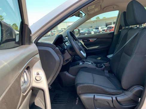 Used 2020 Nissan Rogue S image 21