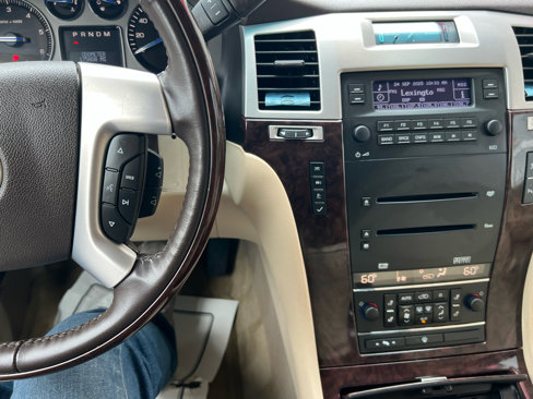 Used 2007 Cadillac Escalade AWD image 22