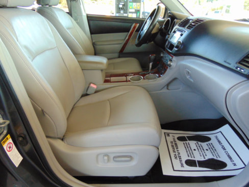 Used 2013 Toyota Highlander Limited image 48