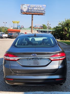 Used 2018 Ford Fusion SE w/ Fusion SE Technology Package image 10