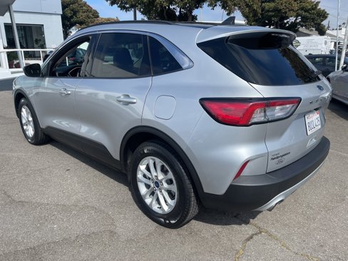 Used 2020 Ford Escape SE image 6