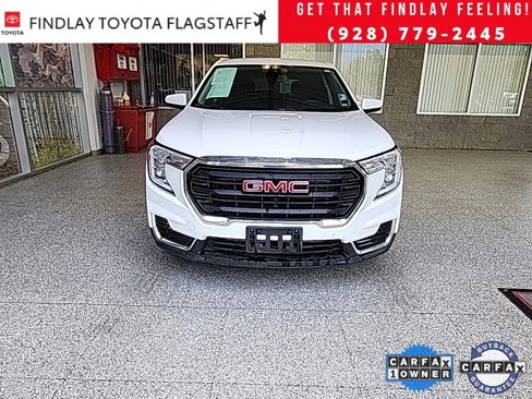Used 2024 GMC Terrain SLE image 12