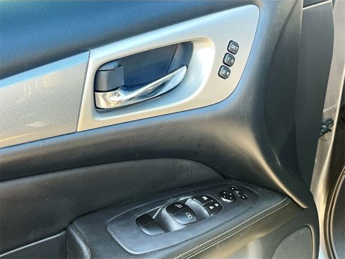 Certified 2020 Nissan Pathfinder SL image 16