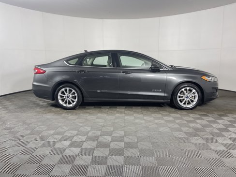 Used 2019 Ford Fusion SE image 5