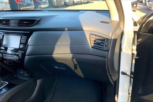 Used 2019 Nissan Rogue SV image 16