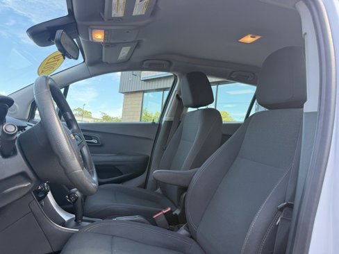 Used 2019 Chevrolet Trax LS image 11