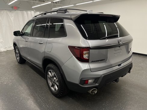 Used 2023 Honda Passport TrailSport image 3