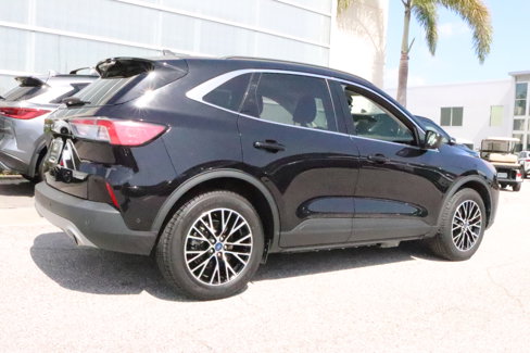 Used 2021 Ford Escape Titanium image 9