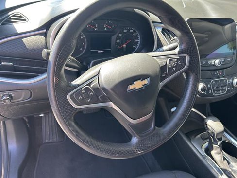 Used 2022 Chevrolet Malibu LT image 9