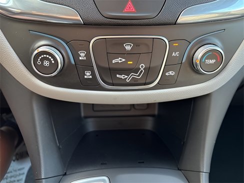 Used 2020 Chevrolet Equinox LS w/ LS Convenience Package image 14