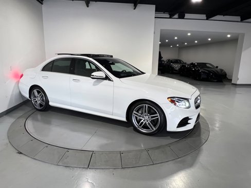 Used 2017 Mercedes-Benz E 300 4MATIC image 9