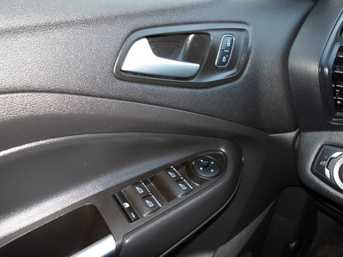 Used 2017 Ford C-MAX SE image 19
