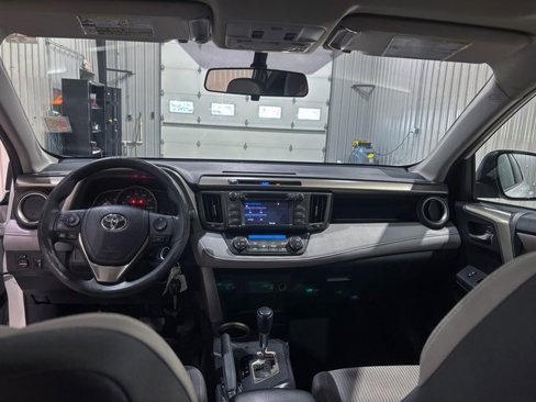 Used 2015 Toyota RAV4 XLE image 20