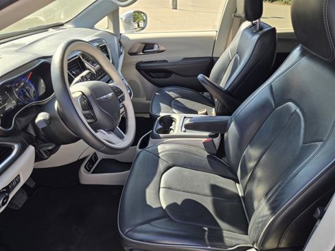 Used 2018 Chrysler Pacifica Limited w/ Advanced Safetytec Group image 15