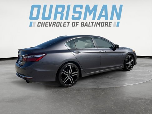 Used 2017 Honda Accord Sport image 6