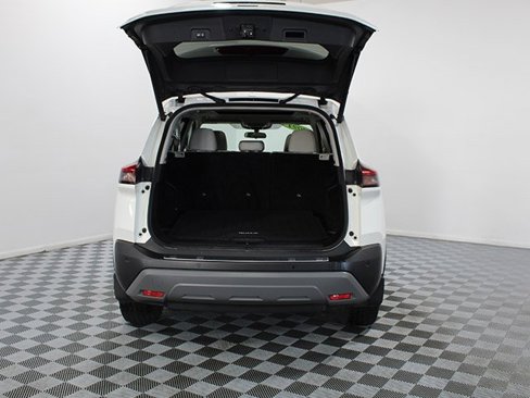 Used 2021 Nissan Rogue SV w/ Premium Package image 17
