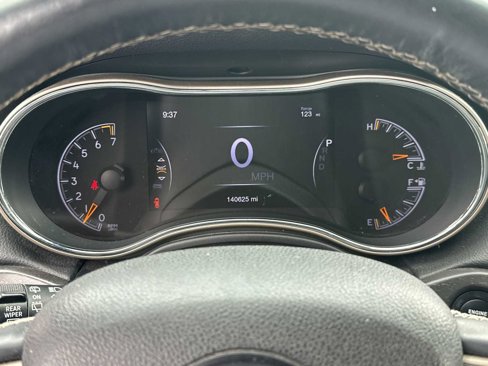 Used 2017 Jeep Grand Cherokee Limited image 14