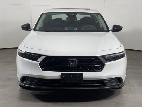 Used 2025 Honda Accord SE image 2