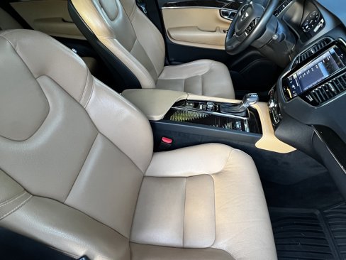 Used 2018 Volvo XC90 T6 Momentum w/ Convenience Package image 43